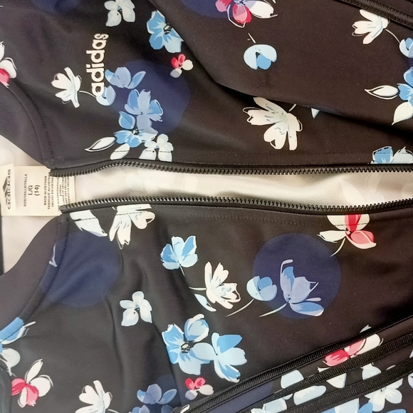 Adidas jacket kids size 14 big kid - Picture 2 of 4